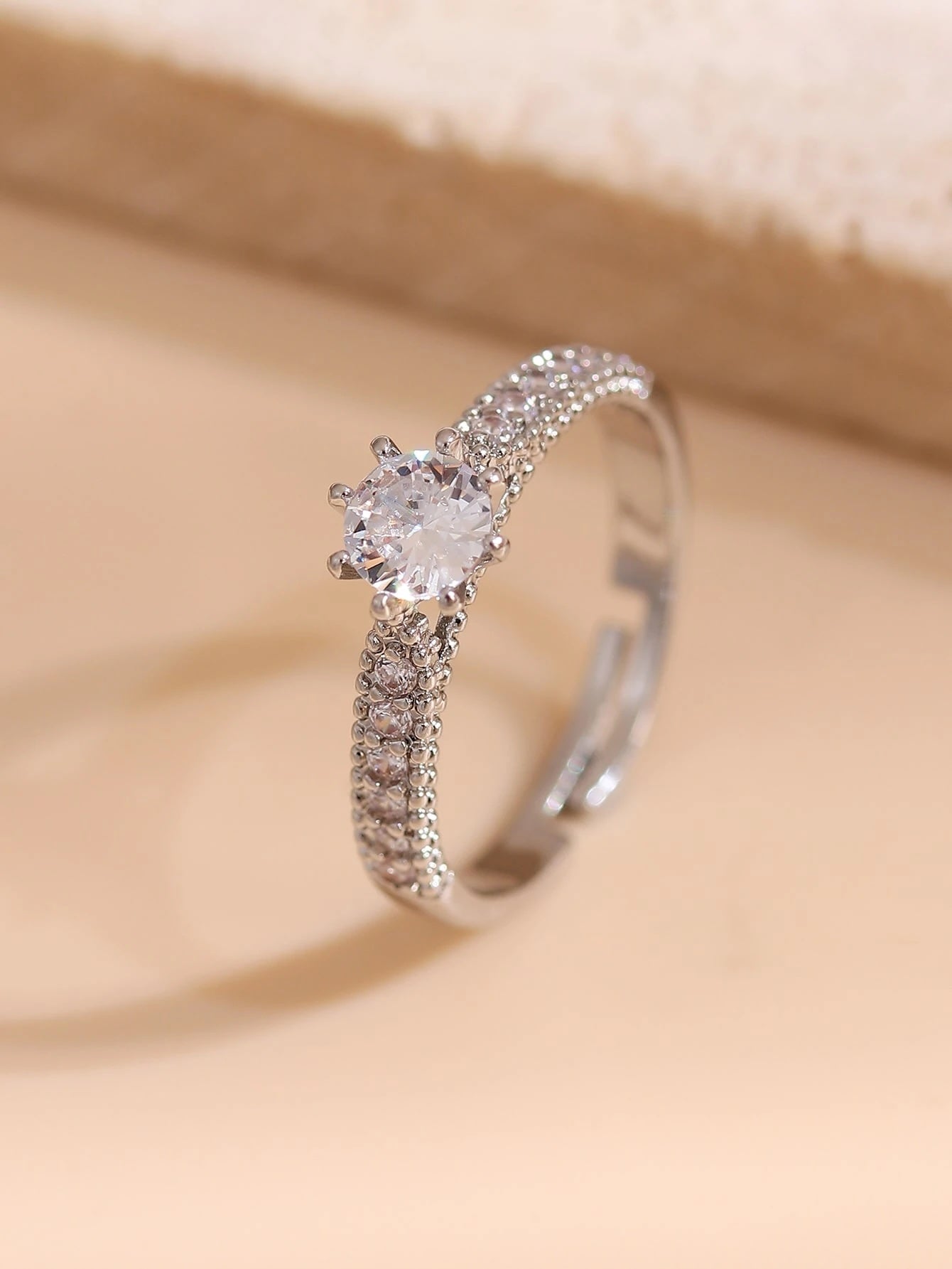 Bague Solitaire dans Lettre Victorienne™